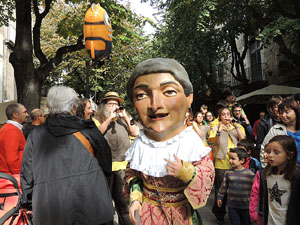 Fires 2015. Passejada pel Barri Vell amb els capgrossos de Girona