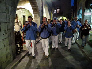 Fires 2015. Els Marrecs de Salt aixequen un pilar a la pla&ccedil;a del Ra&iuml;m 