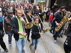 Fires 2015. Penjada del Tarl&agrave; a l'Argenteria amb la Mula Baba i la Girona Marxing Band