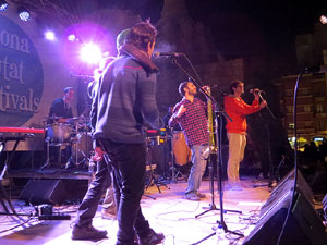Girona10 2016. Actuaci&oacute; musical d'Hora de Joglar