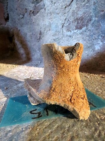Fragment de cer&agrave;mica pendent d'analitzar i classificar