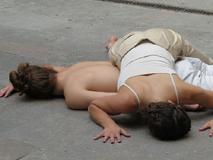 inund'ART 2016. Dansa a la pla&ccedil;a Mercaders amb Agitart
