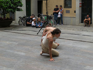 inund'ART 2016. Dansa a la pla&ccedil;a Mercaders amb Agitart