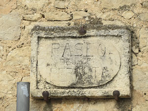 Itinerari de la Muralla. La torre i el portal dels Socors