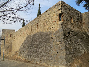 Itinerari de la Muralla. La torre i el portal dels Socors