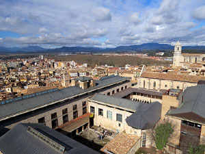 Itinerari de la Muralla. La torre i el portal dels Socors