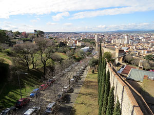 Itinerari de la Muralla. La torre i el portal dels Socors