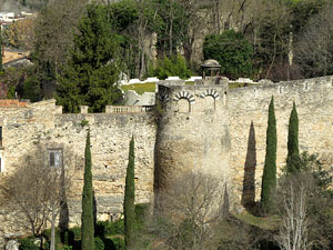 Itinerari de la Muralla. La torre i el portal dels Socors