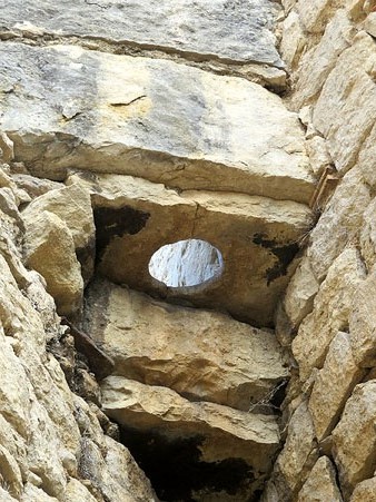 Detall de la garita a tocar la torre de Sant Dom&egrave;nec