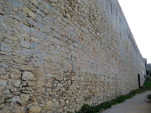 Itinerari de la Muralla. Des de la torre de Sant Dom&egrave;nec a la del Llamp