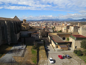 Itinerari de la Muralla. Des de la torre de Sant Dom&egrave;nec a la del Llamp