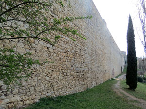Itinerari de la Muralla. Des de la torre de Sant Dom&egrave;nec a la del Llamp