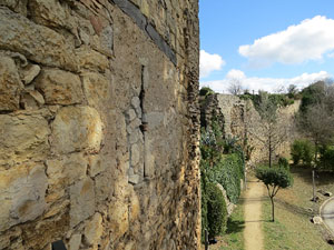 Itinerari de la Muralla. Des de la torre de Sant Dom&egrave;nec a la del Llamp