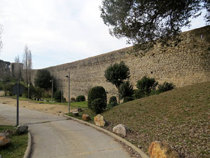 Itinerari de la Muralla. Des de la torre de Sant Dom&egrave;nec a la del Llamp