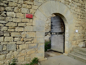 Itinerari de la Muralla. Des de la torre de Sant Dom&egrave;nec a la del Llamp