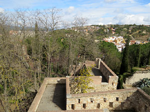 Itinerari de la Muralla. Des de la torre de Sant Dom&egrave;nec a la del Llamp