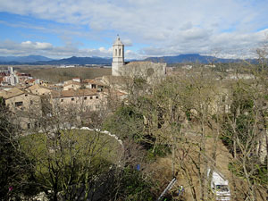 Itinerari de la Muralla. Des de la torre de Sant Dom&egrave;nec a la del Llamp