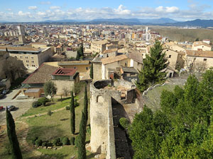 Itinerari de la Muralla. Des de la torre de Sant Dom&egrave;nec a la del Llamp