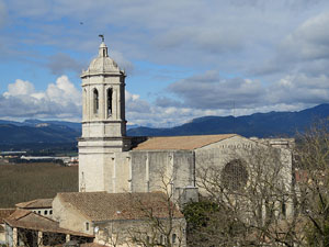 Itinerari de la Muralla. Des de la torre de Sant Dom&egrave;nec a la del Llamp