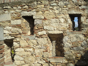 Itinerari de la Muralla. Des de la torre de Sant Dom&egrave;nec a la del Llamp