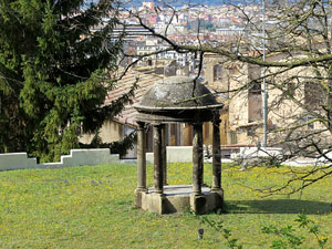 Itinerari de la Muralla. Des de la torre de Sant Dom&egrave;nec a la del Llamp