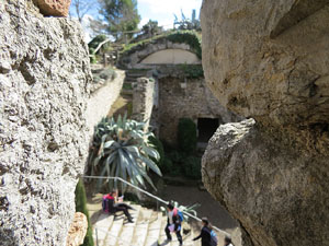 Itinerari de la Muralla. Des de la torre de Sant Dom&egrave;nec a la del Llamp