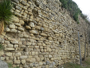Itinerari de la Muralla. Des de la torre de Sant Dom&egrave;nec a la del Llamp