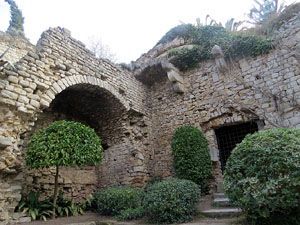 Itinerari de la Muralla. Des de la torre de Sant Dom&egrave;nec a la del Llamp