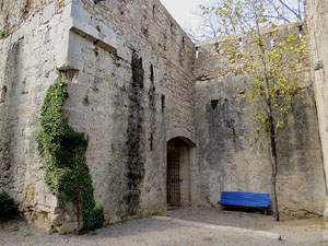 Itinerari de la Muralla. Des de la torre de Sant Dom&egrave;nec a la del Llamp