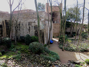 Itinerari de la Muralla. Des de la torre de Sant Dom&egrave;nec a la del Llamp