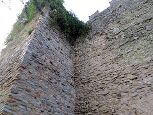 Itinerari de la Muralla. Des del baluard de Sant Crist&ograve;fol al portal de Sobreportes