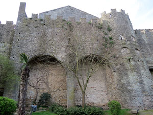 Itinerari de la Muralla. Des del baluard de Sant Crist&ograve;fol al portal de Sobreportes