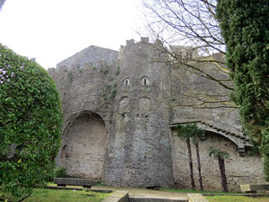 Itinerari de la Muralla. Des del baluard de Sant Crist&ograve;fol al portal de Sobreportes
