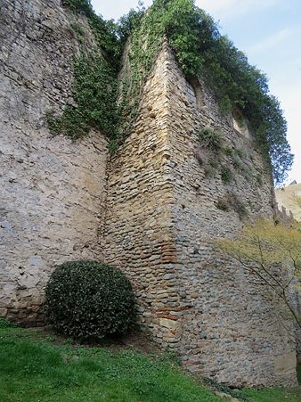 Torre romana a l'actual Passeig Arqueol&ograve;gic