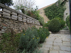 Itinerari de la Muralla. Des del monestir de Sant Pere de Galligants fins a la pla&ccedil;a de Sant Pere