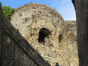 Itinerari de la Muralla. Muralles i defenses d'&egrave;poca romana (segle I aC i segle III dC)