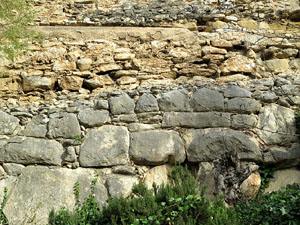 Itinerari de la Muralla. Muralles i defenses d'&egrave;poca romana (segle I aC i segle III dC)