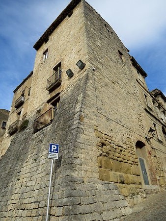 Torre i porta Rufina, a la pla&ccedil;a de Sant Dom&egrave;nec