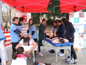 IV Jornada de l'Esport Femen&iacute; 2016 a la pla&ccedil;a Salvador Espriu, la de Francesc Calvet i Rubalcaba, i el riu Onyar