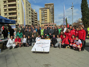 IV Jornada de l'Esport Femen&iacute; 2016 a la pla&ccedil;a Salvador Espriu, la de Francesc Calvet i Rubalcaba, i el riu Onyar