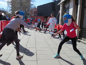 IV Jornada de l'Esport Femen&iacute; 2016 a la pla&ccedil;a Salvador Espriu, la de Francesc Calvet i Rubalcaba, i el riu Onyar