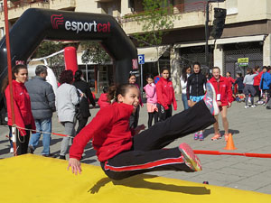 IV Jornada de l'Esport Femen&iacute; 2016 a la pla&ccedil;a Salvador Espriu, la de Francesc Calvet i Rubalcaba, i el riu Onyar