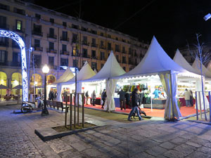 Nadal 2015 a Girona. Firanadal a la pla&ccedil;a Independ&egrave;ncia