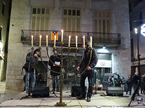 Nadal 2015 a Girona. Encesa de les llums de Hanukk&agrave; a la pla&ccedil;a del Vi