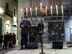 Nadal 2015 a Girona. Encesa de les llums de Hanukk&agrave; a la pla&ccedil;a del Vi