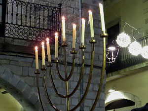 Nadal 2015 a Girona. Encesa de les llums de Hanukk&agrave; a la pla&ccedil;a del Vi