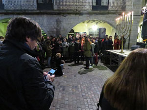 Nadal 2015 a Girona. Encesa de les llums de Hanukk&agrave; a la pla&ccedil;a del Vi