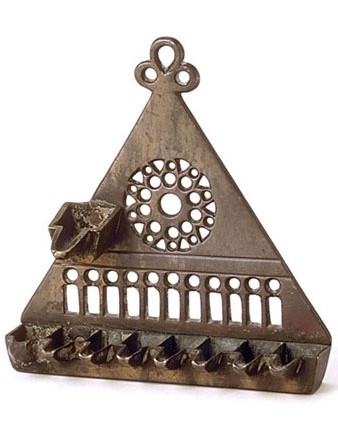 L&agrave;mpada de Hanukk&agrave;. Segle XIV. Mus&eacute;e d'art et d'histoire du Juda&iuml;sme, Fran&ccedil;a