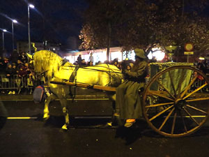 La Cavalcada de Reis 2016. Desfilada pels carrers de la ciutat, fins la pla&ccedil;a del Vi
