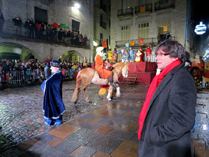 La Cavalcada de Reis 2016. Arribada a la pla&ccedil;a del Vi i rebuda de l'alcalde